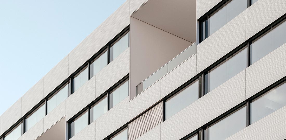 Exterior shot of Mount Sinai Hospital in Toronto, Canada.