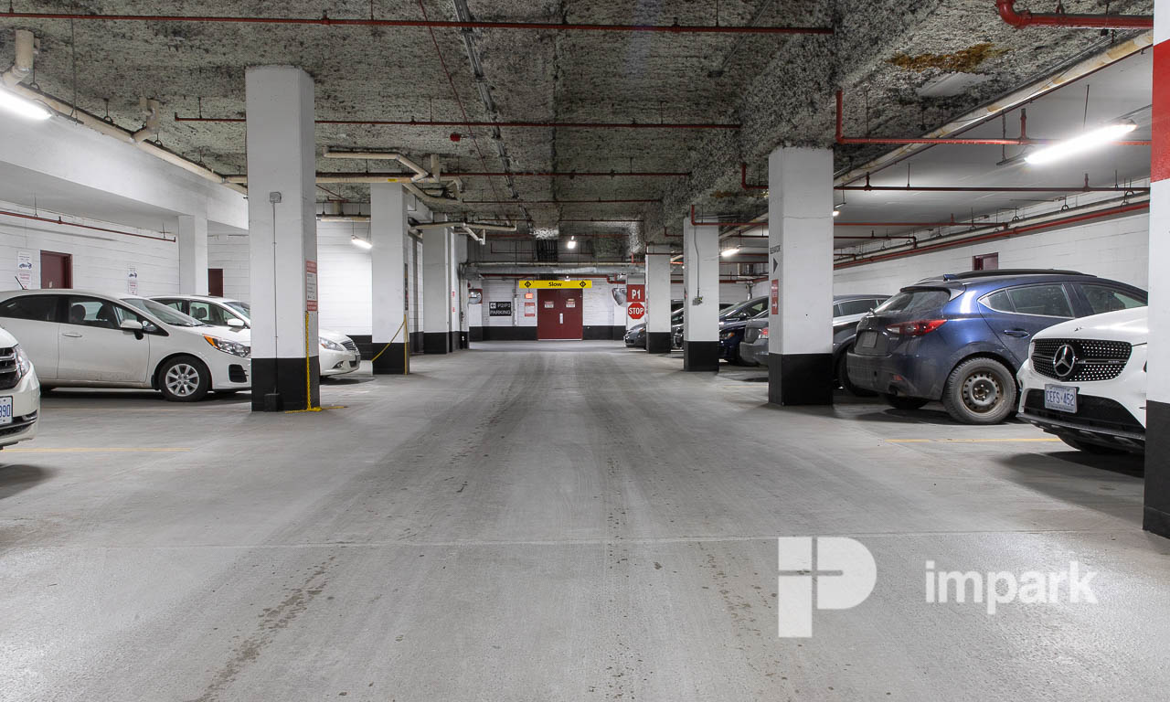 parking garages near cibc theater