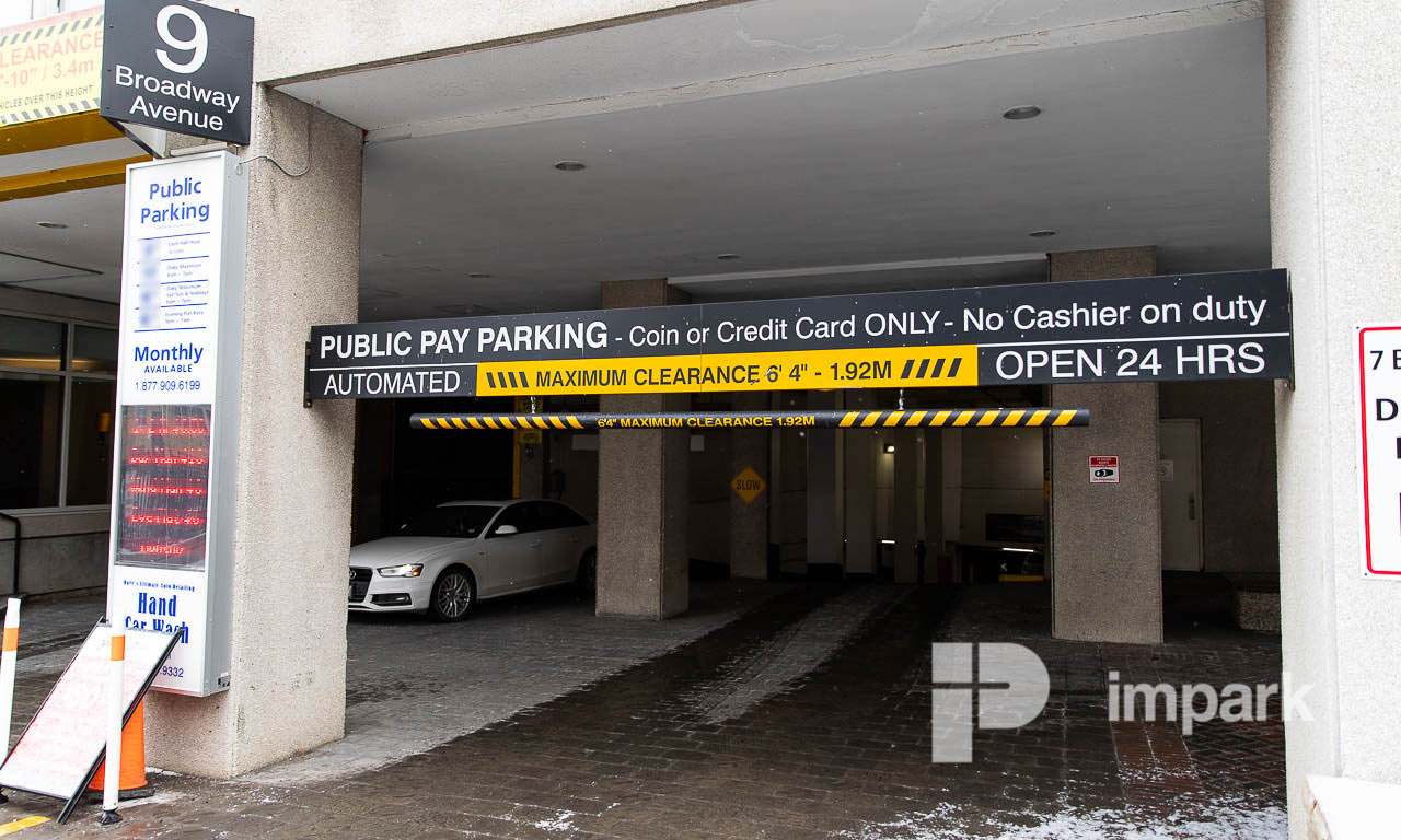 parking garages near cibc theater